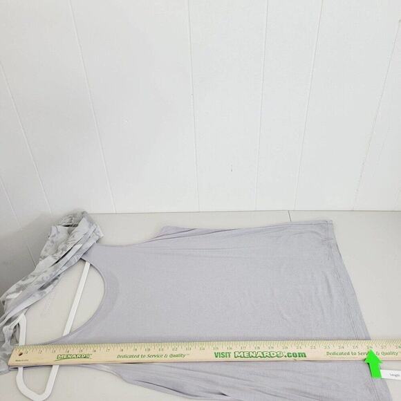 Chico's Womens Grey White Stretchy Sheer Floral Flowy Cape Style Blouse Medium - Picture 6 of 13